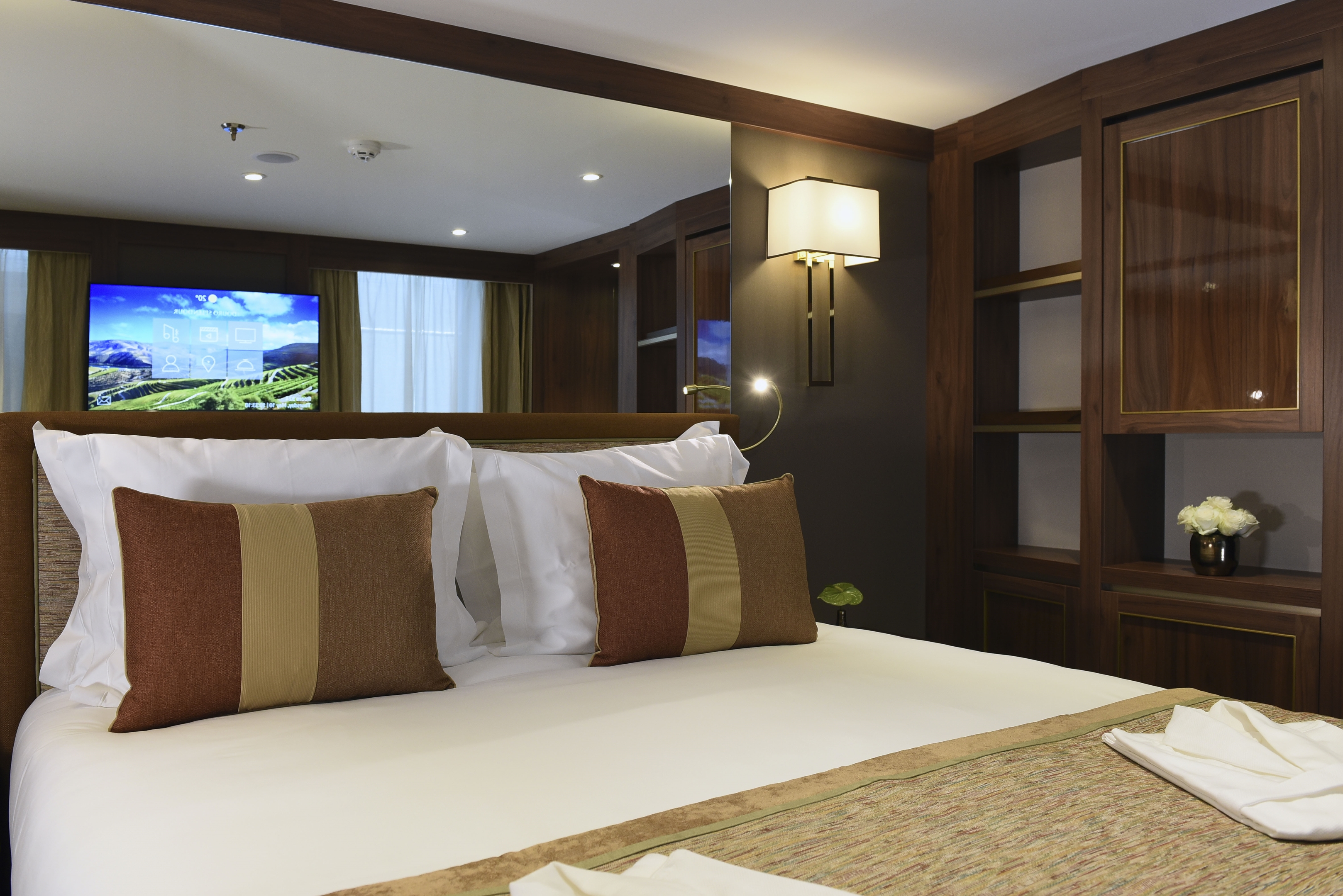 Deluxe Balcony Suites